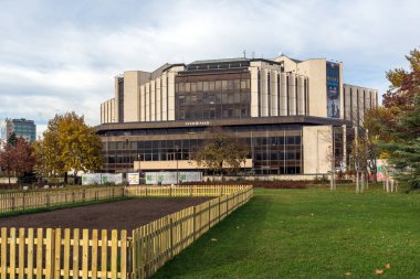 Sofia, Bulgaristan-12 Kasım 2017: Sofya, Bulgaristan Ulusal Kültür Sarayı görünümünü şaşırtıcı