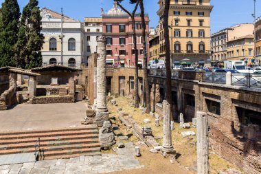 Rome, İtalya - 23 Haziran 2017: Roma, İtalya Arjantin'de Largo di Torre görünümünü şaşırtıcı