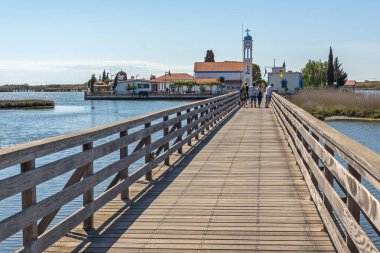 Porto Lagos, Yunanistan - 23 Eylül 2017: Saint Nicholas Porto Lagos, Doğu Makedonya ve Trakya, Yunanistan iki ada üzerinde bulunan manastır