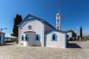Porto Lagos, Yunanistan - 23 Eylül 2017: Saint Nicholas Porto Lagos, Doğu Makedonya ve Trakya, Yunanistan iki ada üzerinde bulunan manastır