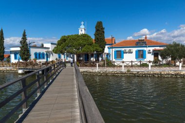 Porto Lagos, Yunanistan - 23 Eylül 2017: Saint Nicholas Porto Lagos, Doğu Makedonya ve Trakya, Yunanistan iki ada üzerinde bulunan manastır