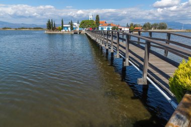 Porto Lagos, Yunanistan - 23 Eylül 2017: Saint Nicholas Porto Lagos, Doğu Makedonya ve Trakya, Yunanistan iki ada üzerinde bulunan manastır