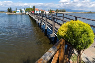 Porto Lagos, Yunanistan - 23 Eylül 2017: Saint Nicholas Porto Lagos, Doğu Makedonya ve Trakya, Yunanistan iki ada üzerinde bulunan manastır