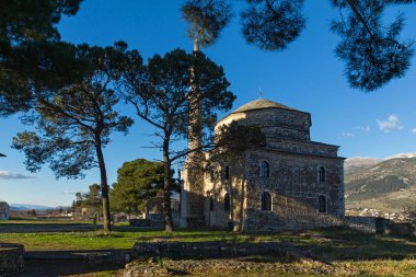 Fethiye Camii Yanya şehir, Epirus, Yunanistan Kalesi'nde muhteşem günbatımı görünümünü