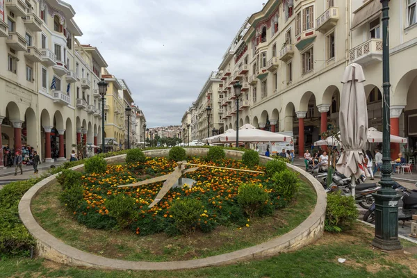 Thessaloniki Görögország 2017 Szeptember Emberek Gyaloglás Aristotelous Square Thessaloniki Városától — Stock Fotó