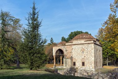 Nis, Sırbistan - 21 Ekim 2017: Sunset görünümünü Bali Camii kale şehir NIS, Sırbistan