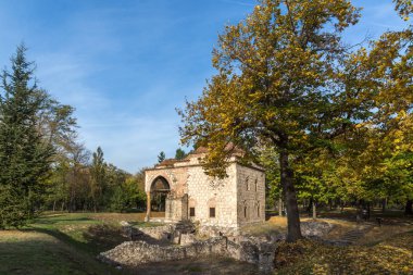 Nis, Sırbistan - 21 Ekim 2017: Sunset görünümünü Bali Camii kale şehir NIS, Sırbistan