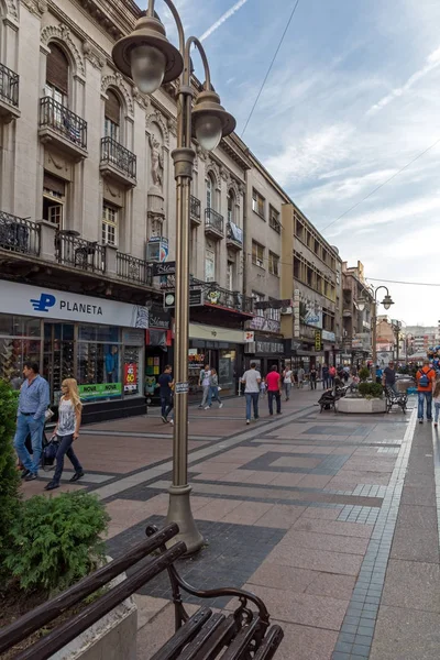 Nis Serbia Outubro 2017 Caminhando Pessoas Rua Central Cidade Nis — Fotografia de Stock