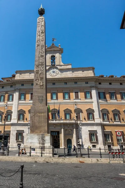 이탈리아 2017 놀라운 Obelisk의 Montecitorio 로마의 이탈리아에서 Montecitorio — 스톡 사진