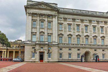 Londra, İngiltere - 17 Haziran 2016: Buckingham Sarayı Londra, İngiltere, Büyük Britanya