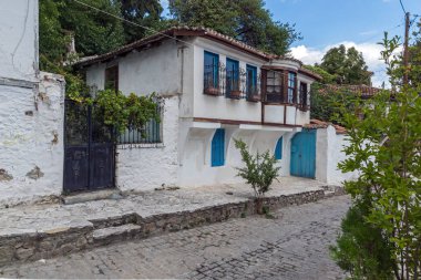 Xanthi, Yunanistan - 23 Eylül 2017: Street ve eski evleri eski kasaba İskeçe, Doğu Makedonya ve Trakya, Yunanistan