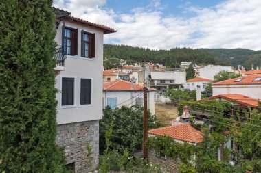 Xanthi, Yunanistan - 23 Eylül 2017: Street ve eski evleri eski kasaba İskeçe, Doğu Makedonya ve Trakya, Yunanistan
