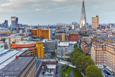 Londra, İngiltere - 18 Haziran 2016: Şaşırtıcı günbatımı panorama Tate modern Galerisi city, Londra, İngiltere, İngiltere