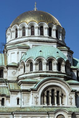 SOFYA, BULGARIA - 1 Nisan 2017: Bulgaristan 'ın Sofya kentindeki Katedral Aziz Alexander Nevski' nin muhteşem manzarası