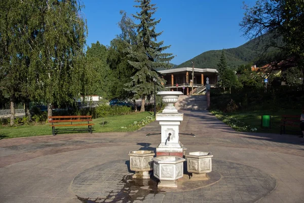 Şofben sıcak su Spa Resort Sapareva Banya, Bulgaristan ile Sapareva Banya, Bulgaristan - 13 Ağustos 2013: