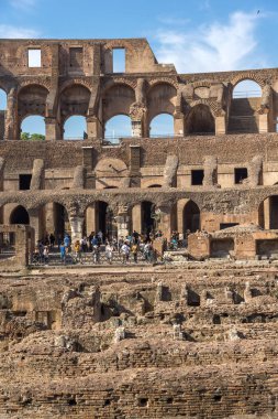 Rome, İtalya - 24 Haziran 2017: Colosseum yılında Roma, İtalya, şehrin bir parçası içinde gelen turist