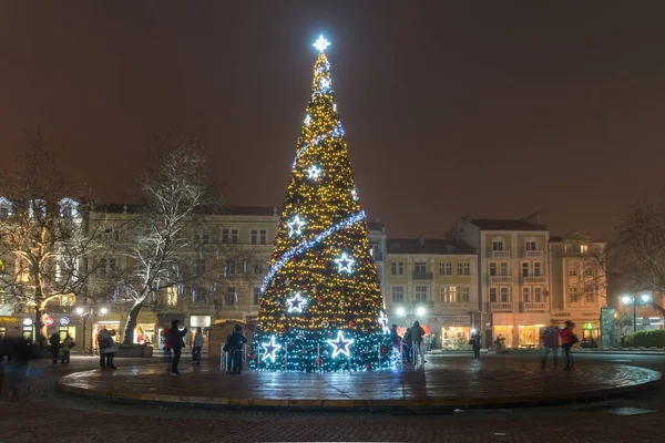 Plovdiv Bulgaria Декабря 2017 Рождественская Елка Перед Ратушей Городе Пловдив — стоковое фото