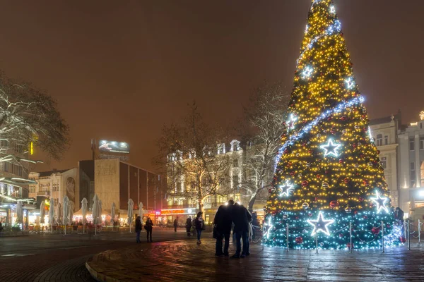 Plovdiv Bulgaria Декабря 2017 Рождественская Елка Перед Ратушей Городе Пловдив — стоковое фото