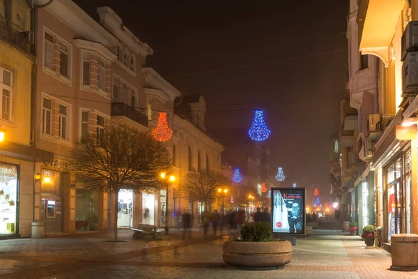 Płowdiw Bułgaria Grudnia 2017 Noc Panorama Ulicy Środkowej Dekorację Świąteczną — Zdjęcie stockowe