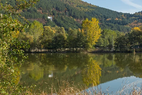 Jesienią Pancharevo Lake Sofii Region Bułgaria — Zdjęcie stockowe