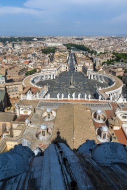 Vatikan ve Roma şehrinin panoramik kubbe St. Peter's Bazilikası'na, İtalya dan şaşırtıcı
