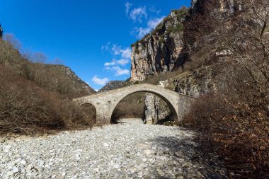 Missios köprü manzara Vikos gorge ve Pindus Dağları, Zagori, Epirus, Yunanistan inanılmaz