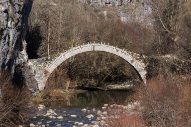 Vikos gorge ve Pindus Dağları, Zagori, Epirus, Yunanistan Kontodimos köprü veya Lazaridis manzara şaşırtıcı