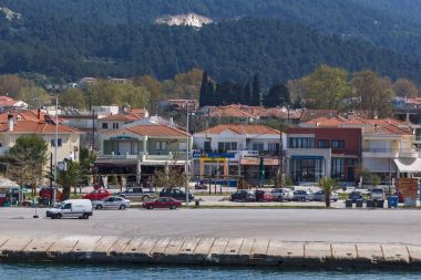 Thassos, Yunanistan - 5 Nisan 2016: Thassos şehri, Doğu Makedonya ve Trakya Yunanistan panoramik manzaralı 