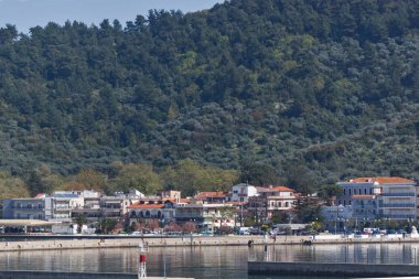 Thassos, Yunanistan - 5 Nisan 2016: Thassos şehri, Doğu Makedonya ve Trakya Yunanistan panoramik manzaralı 