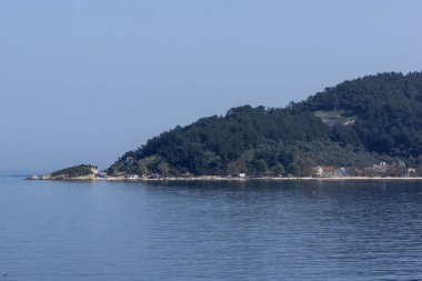 Thassos, Yunanistan - 5 Nisan 2016: Thassos şehri, Doğu Makedonya ve Trakya Yunanistan panoramik manzaralı 