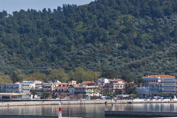 Thassos, Yunanistan - 5 Nisan 2016: Thassos şehri, Doğu Makedonya ve Trakya Yunanistan panoramik manzaralı 