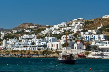 Mykonos, Yunanistan - 1 Mayıs 2013: Port Mykonos Adası, Kiklad Adaları, Yunanistan