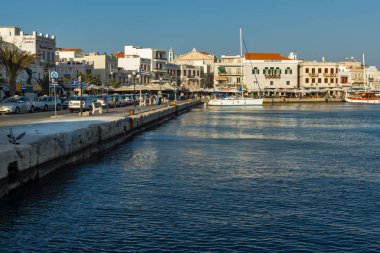 Syros, Yunanistan - 2 Mayıs 2013: Port Ermopoli şehir, Syros, Cyclades Adaları, Yunanistan