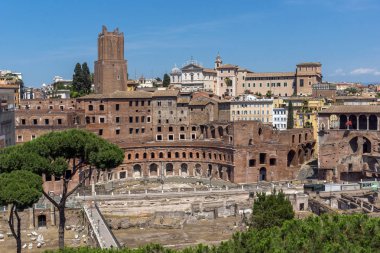 Rome, İtalya - 23 Haziran 2017: Panoramik Roma çatıdan sunak vatanın, İtalya