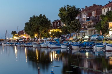 Sozopol, Bulgaristan - 11 Temmuz 2016: Gece panoramik liman, Sozopol, Burgaz bölge, Bulgaristan 