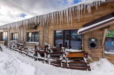 Pamporovo, Bulgaristan - 20 Ocak 2013: Kayak Merkezi Rodop Dağları, bölge Smolyan, Bulgaristan Pamporovo, kış görünümü