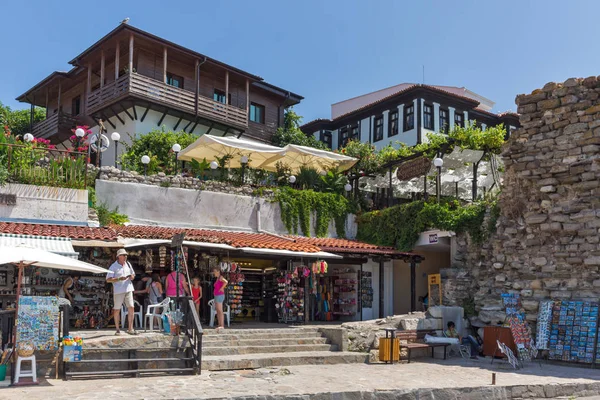 Nessebar, Bulgaristan - 30 Temmuz 2014: sokak eski kasaba Nessebar, Burgaz bölge, Bulgaristan