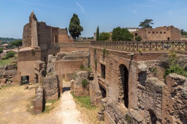 Rome, İtalya - 24 Haziran 2017: Panoramik harabelerini Palatine Tepesi City Roma, İtalya