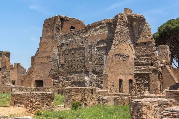 Rome, İtalya - 24 Haziran 2017: Panoramik harabelerini Palatine Tepesi City Roma, İtalya