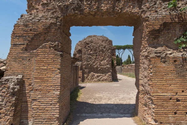 Rome, İtalya - 24 Haziran 2017: Panoramik harabelerini Palatine Tepesi City Roma, İtalya