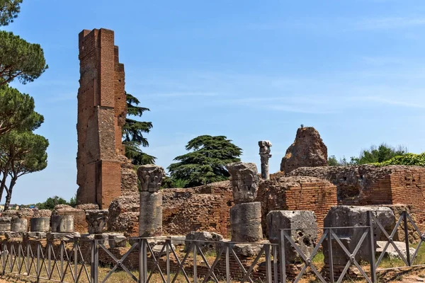 Rome, İtalya - 24 Haziran 2017: Panoramik harabelerini Palatine Tepesi City Roma, İtalya