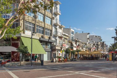 Xanthi, Yunanistan - 23 Eylül 2017: Street ve eski evleri eski kasaba İskeçe, Doğu Makedonya ve Trakya, Yunanistan