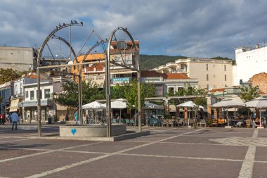 Xanthi, Yunanistan - 23 Eylül 2017: Street ve eski evleri eski kasaba İskeçe, Doğu Makedonya ve Trakya, Yunanistan