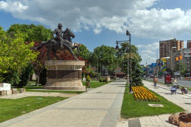 Skopje, Makedonya - 13 Mayıs 2017: Tipik sokak Makedonya Üsküp şehir merkezinde