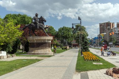 Skopje, Makedonya - 13 Mayıs 2017: Tipik sokak Makedonya Üsküp şehir merkezinde