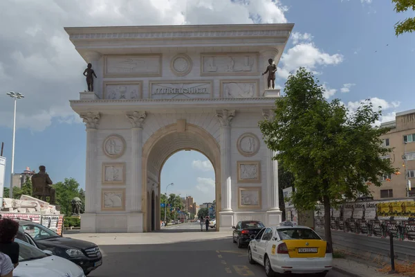 Skopje República Macedonia Mayo 2017 Macedonia Gate Arch Skopje Macedonia — Foto de Stock