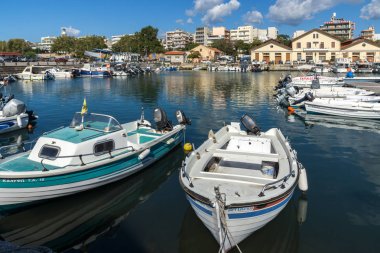 Dedeağaç, Yunanistan - 23 Eylül 2017: Bağlantı noktası ve Dedeağaç şehri, Doğu Makedonya ve Trakya, Yunanistan için Panorama