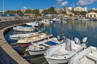 Dedeağaç, Yunanistan - 23 Eylül 2017: Bağlantı noktası ve Dedeağaç şehri, Doğu Makedonya ve Trakya, Yunanistan için Panorama