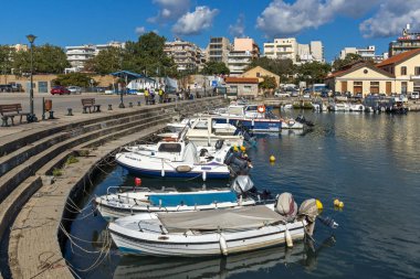 Dedeağaç, Yunanistan - 23 Eylül 2017: Bağlantı noktası ve Dedeağaç şehri, Doğu Makedonya ve Trakya, Yunanistan için Panorama