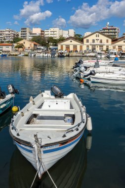 Dedeağaç, Yunanistan - 23 Eylül 2017: Bağlantı noktası ve Dedeağaç şehri, Doğu Makedonya ve Trakya, Yunanistan için Panorama